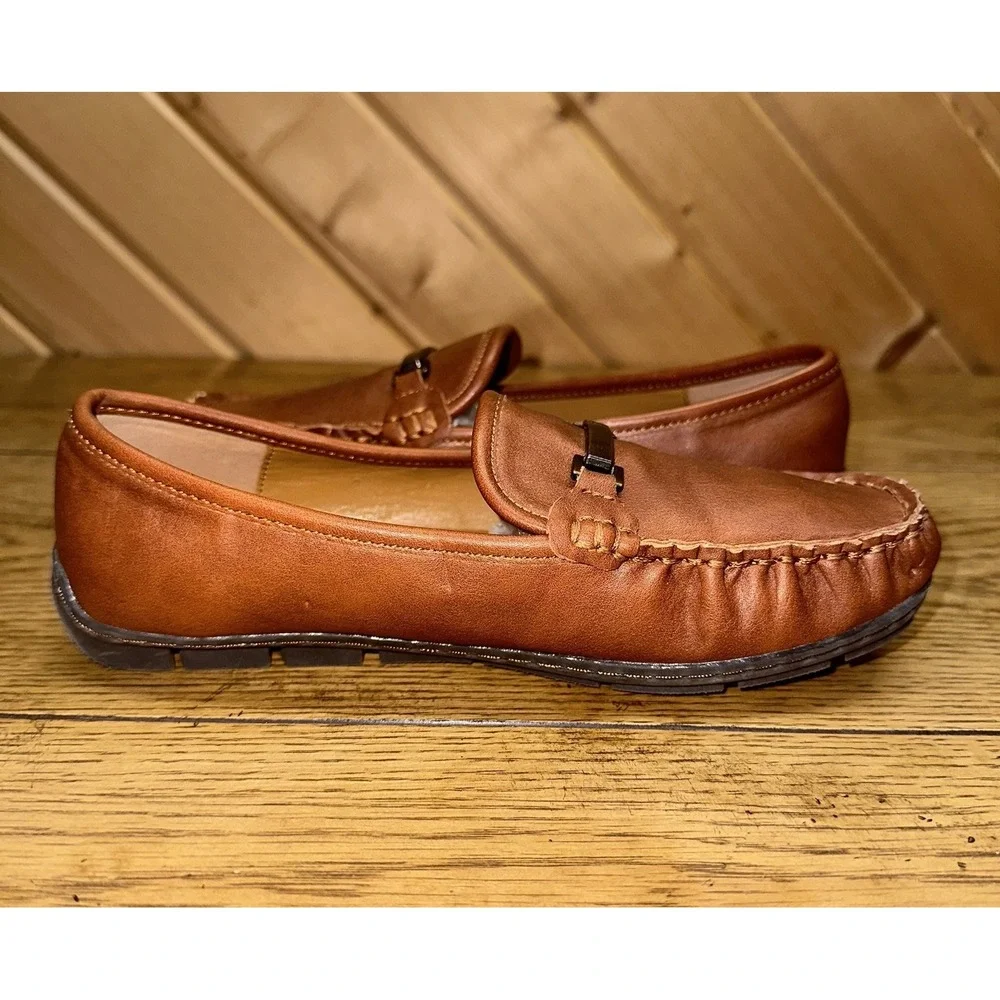 Vince Camuto please see