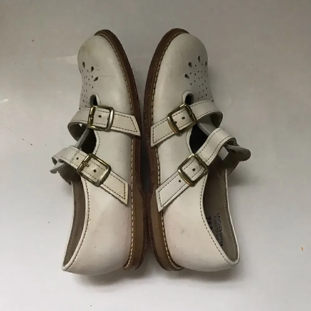 Vintage white leather Mary Jane double buckle shoes