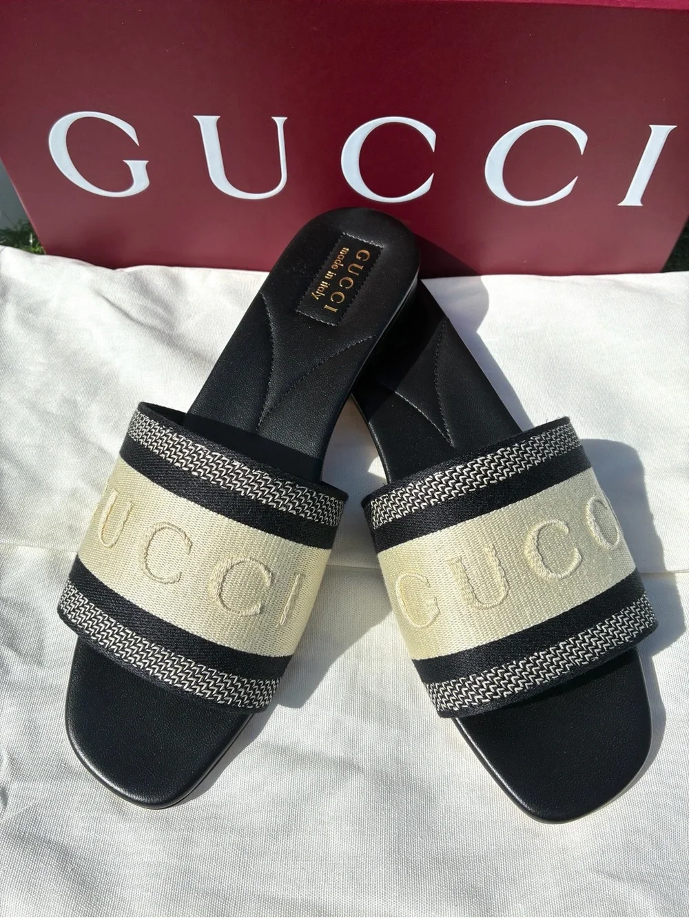 Gucci jane embroidered