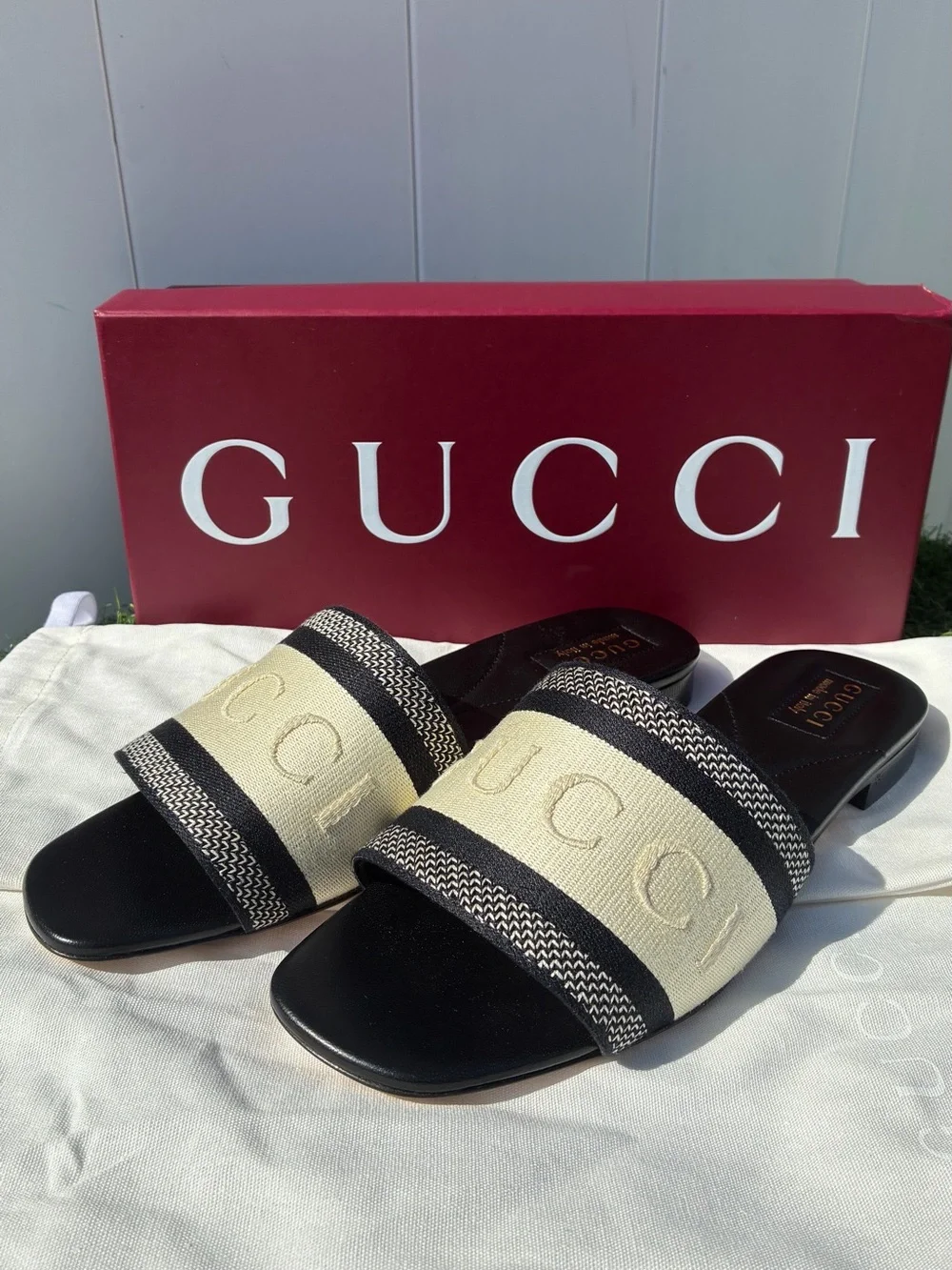 Gucci jane embroidered