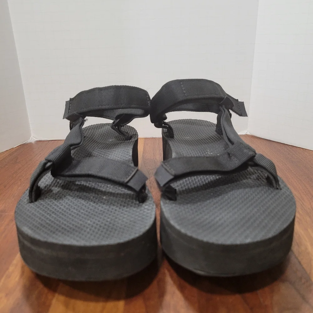 Teva women platform