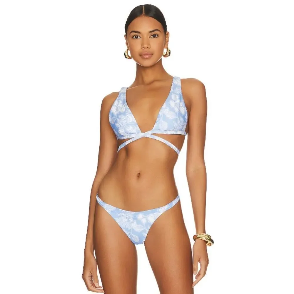 L*Space Avery Bikini Top Blue White Floral Print Size Medium NEW with Tags