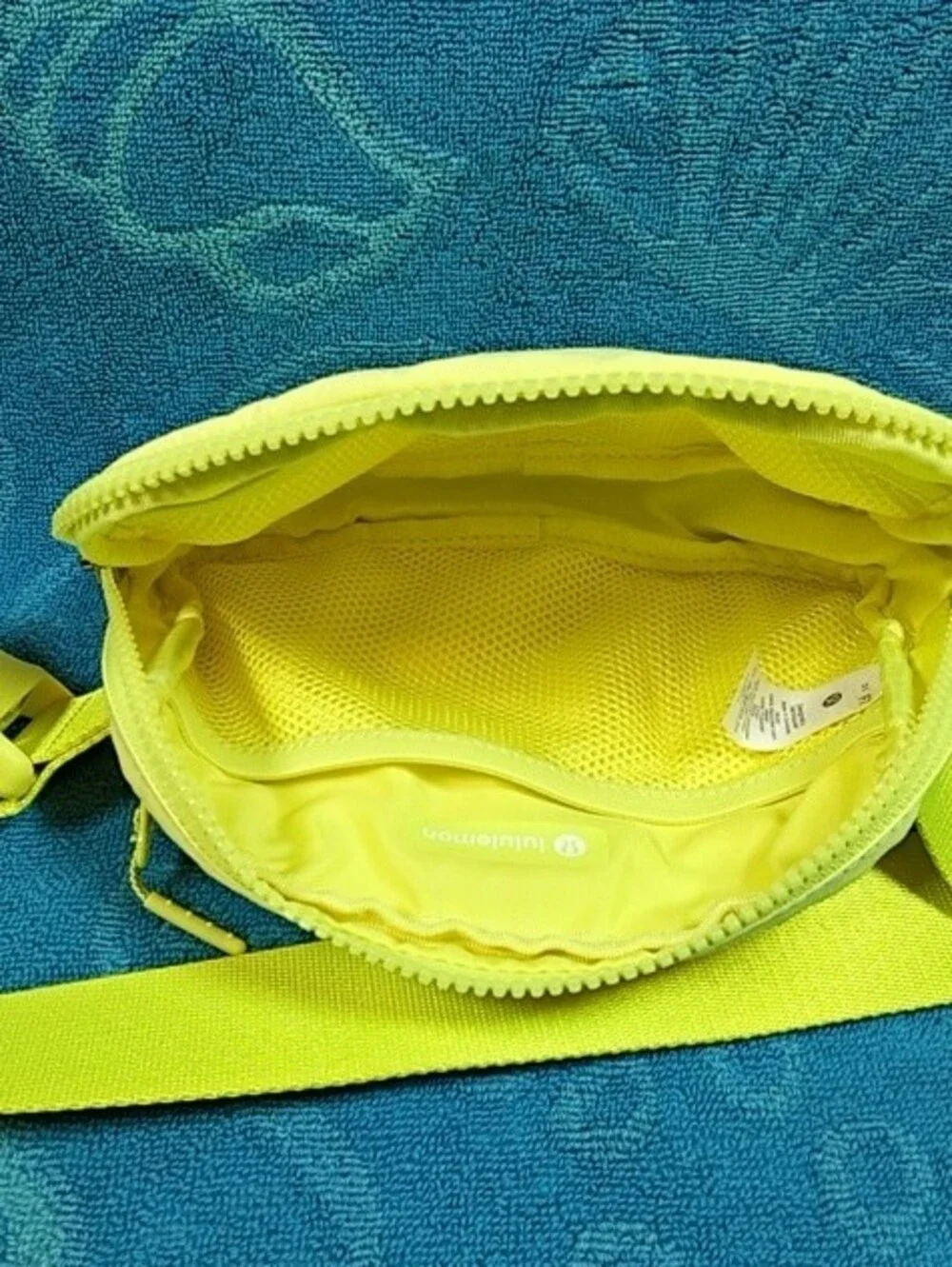 lululemon athletica compact crossbody