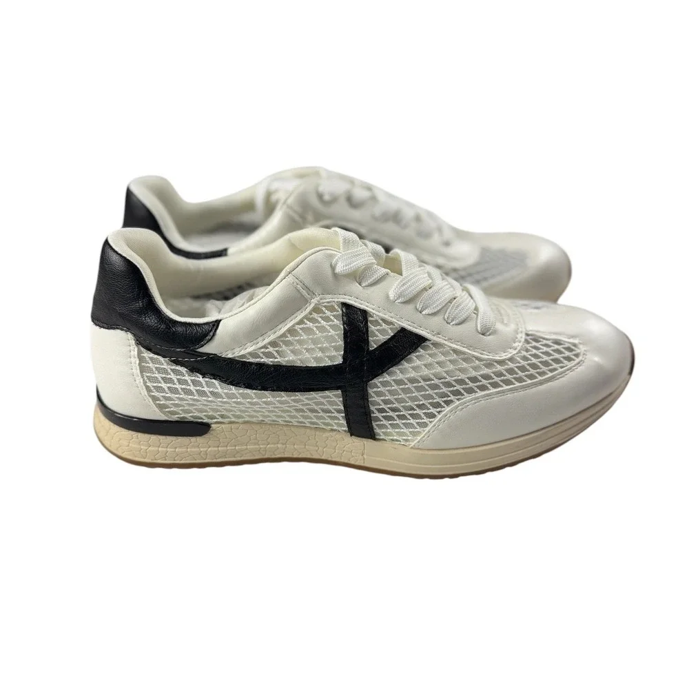 DV Dolce Vita Joque Mesh Jogger Sneakers White Black Womens Size 10 NEW