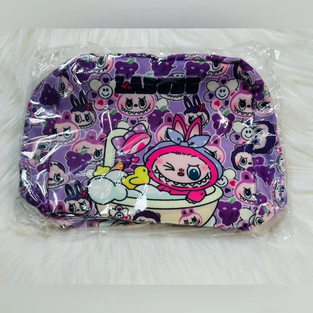Labubu charming bath