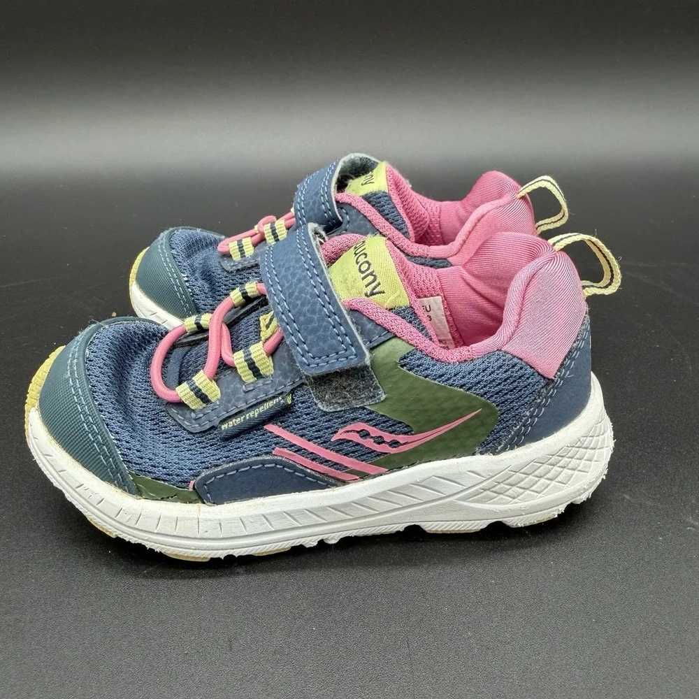 Saucony Wind Shield running shoes size 7m Toddler Pink Navy Blue
