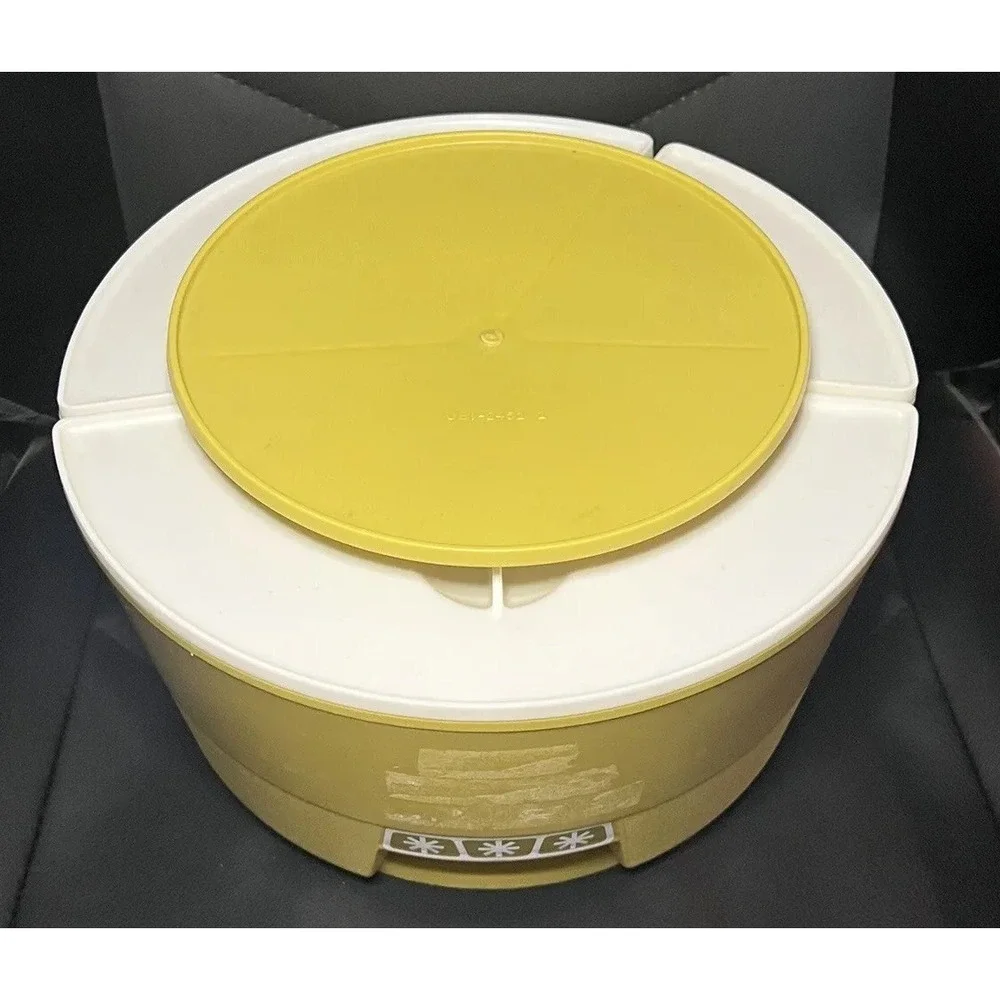 Rubbermaid vintage 70
