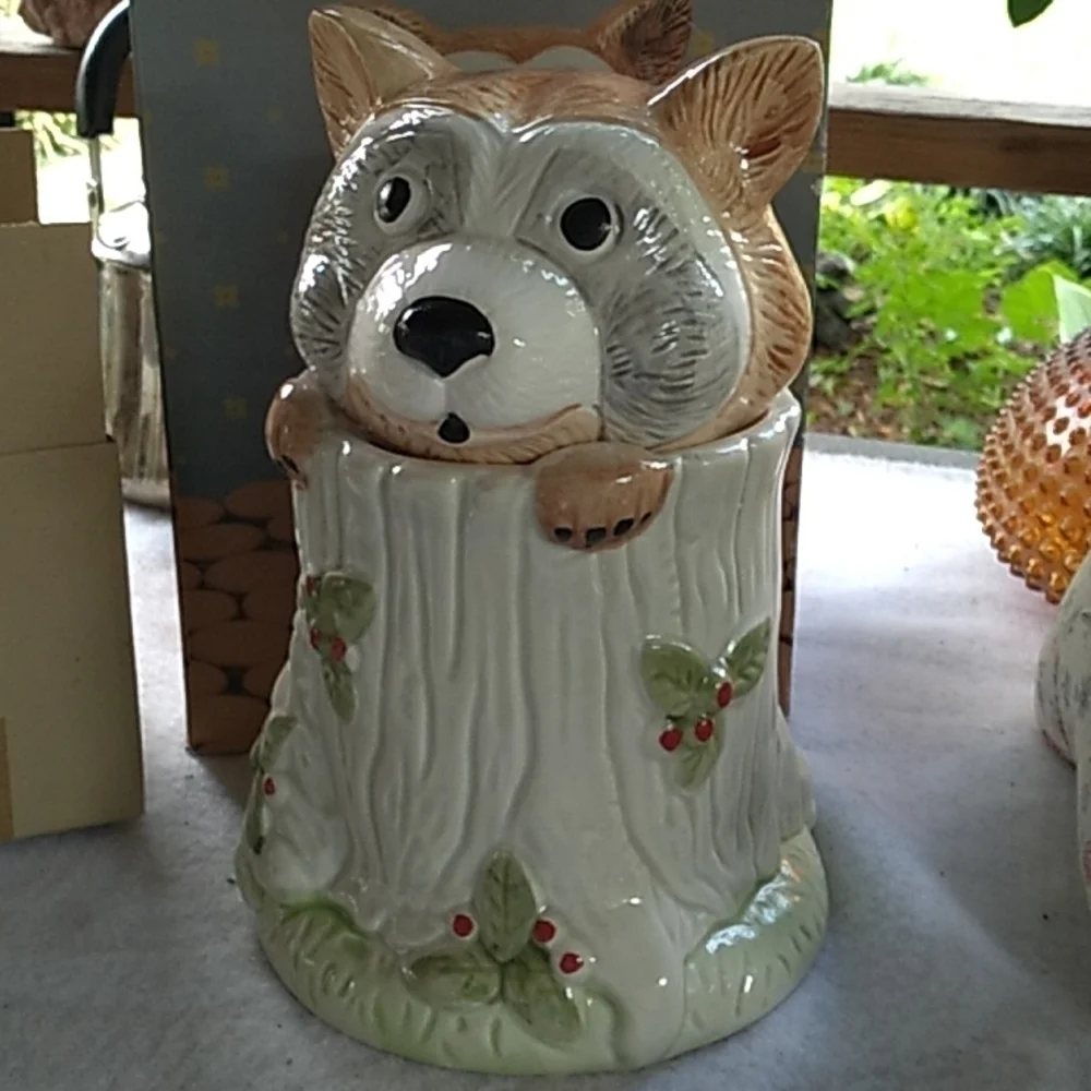 Vintage 1980s ceramic raccoon hand painted cookie jar