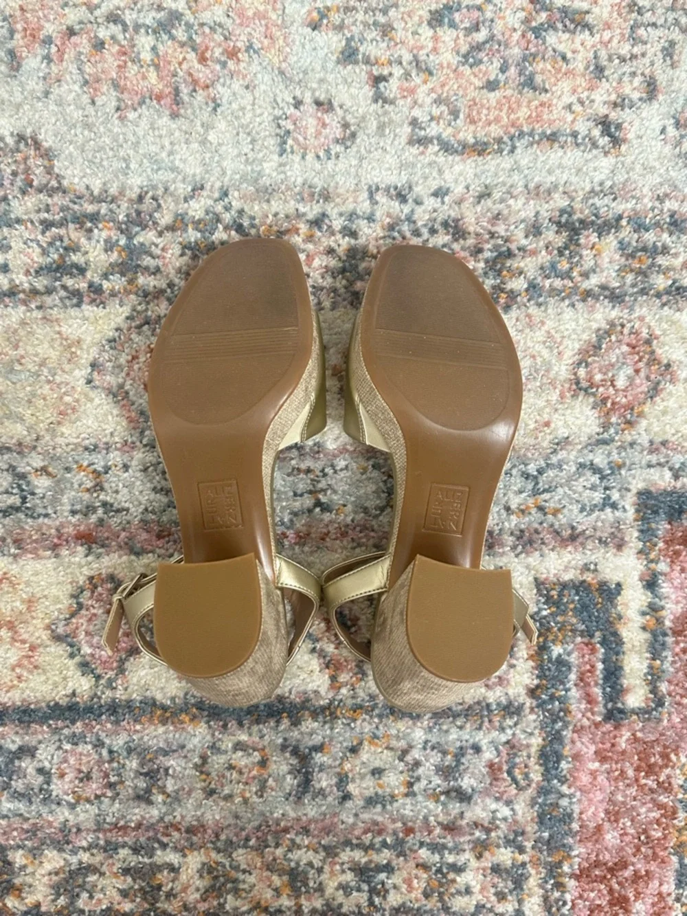 Naturalizer Lily Sandal Gold Platform Block Heel Ankle Strap Open Toe Size 9.5