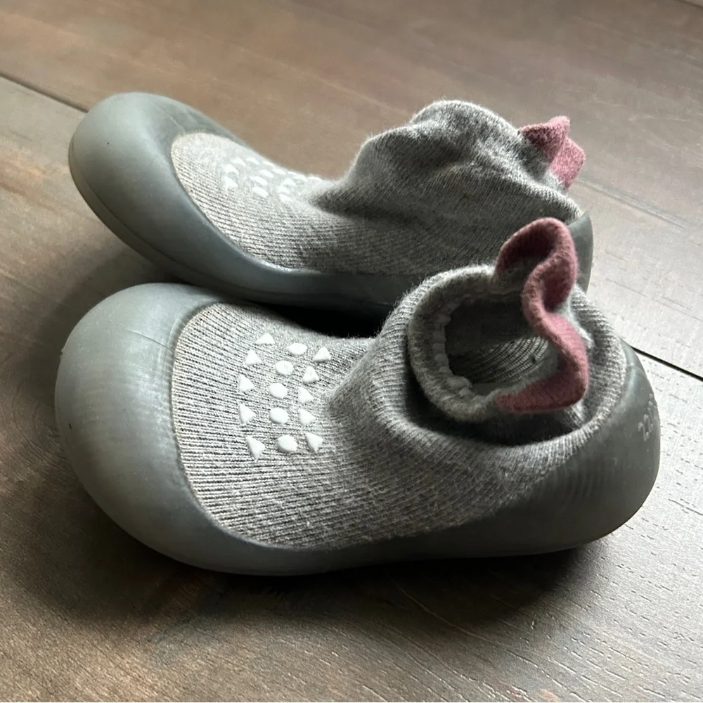 Baby & Walker Soft Sock Shoes in Light Gray with Pink Trim