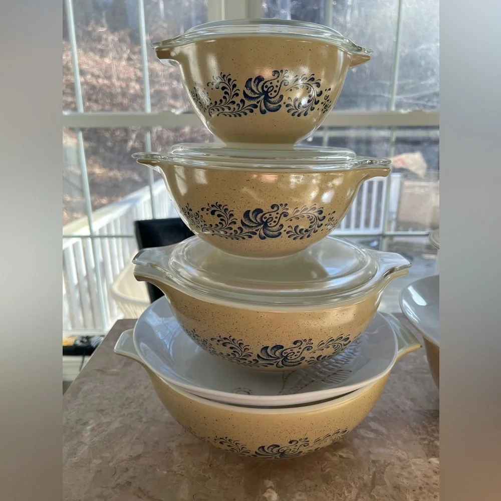 Vintage Pyrex Homestead, 1970s Blue Design Speckled Beige Cinderella Set w/Lids!