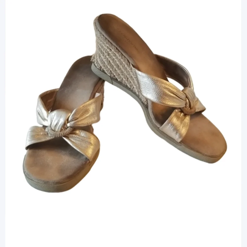 Liz Claiborne liz claiborne