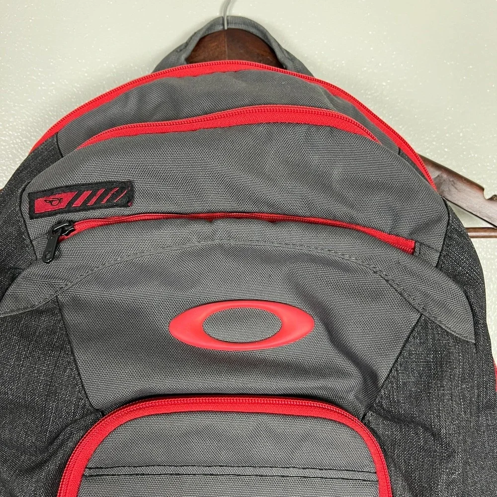 Oakley Backpack 5 Speed Pack Gray Red Travel Commute School‎ Work College
