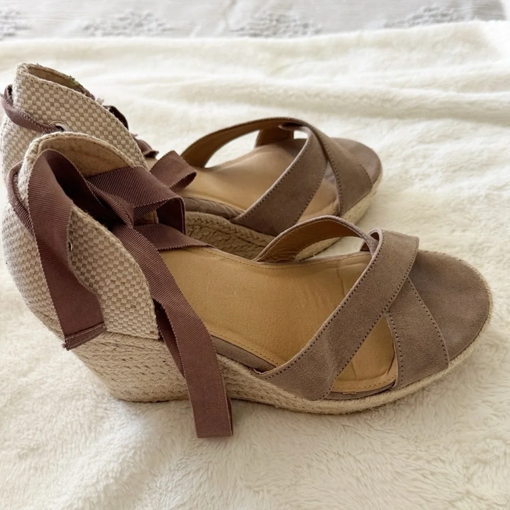 torrid dramatic wedge