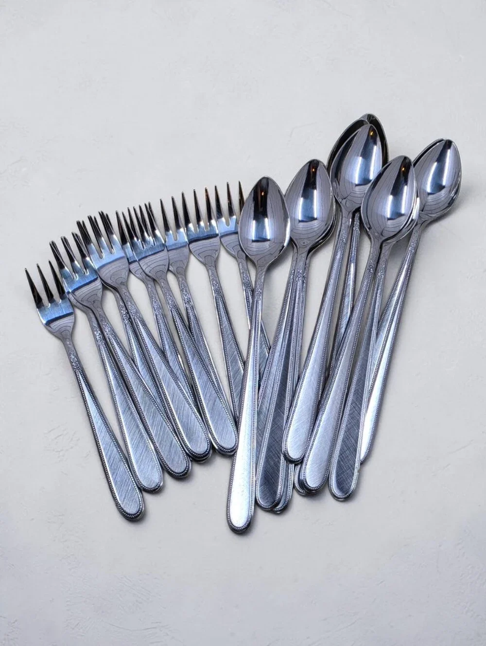Rogers Beaded Elegance 24 Piece Iced Tea Spoons Coctail Forks Stainless Flatware