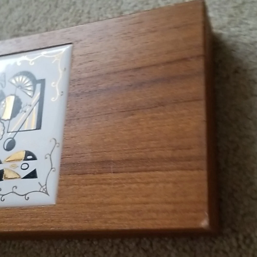 Vintage modern see