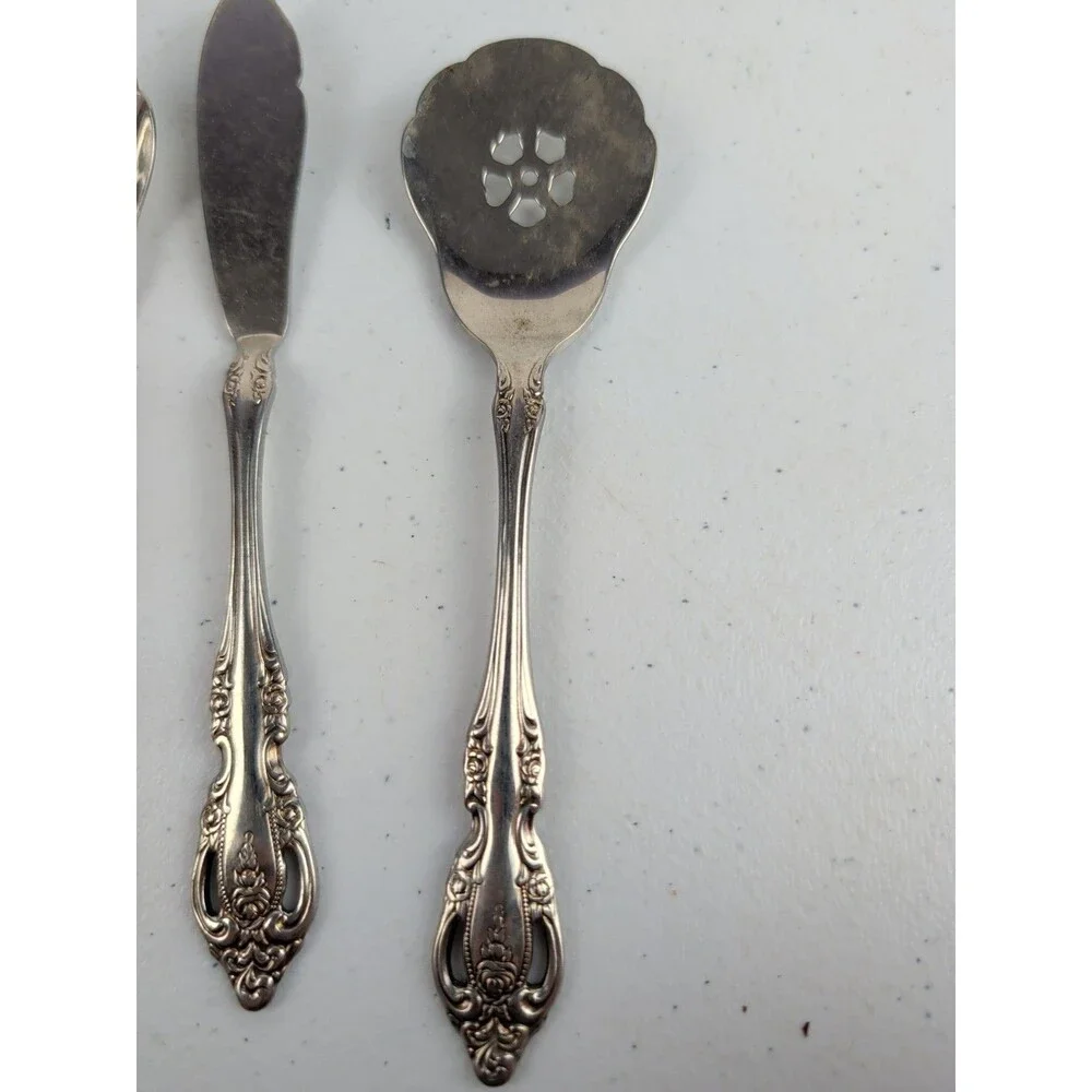 Oneida piece set