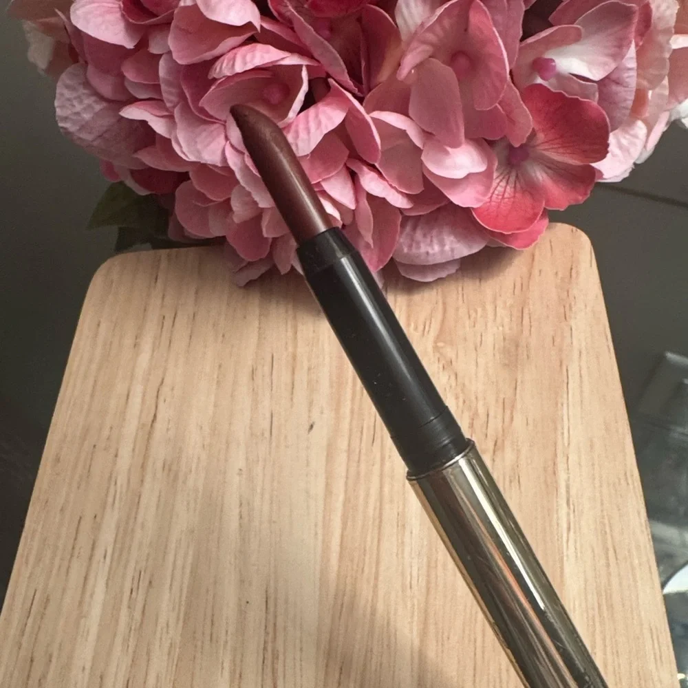 Bobbi Brown