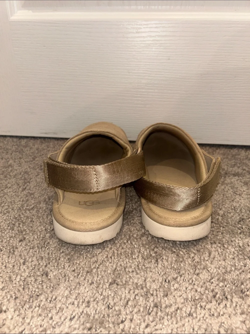 UGG secure casual suede