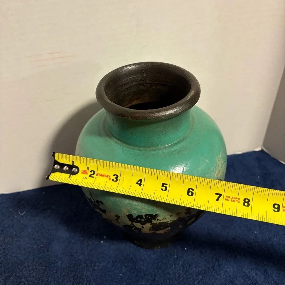 Art Pottery vintage 10”