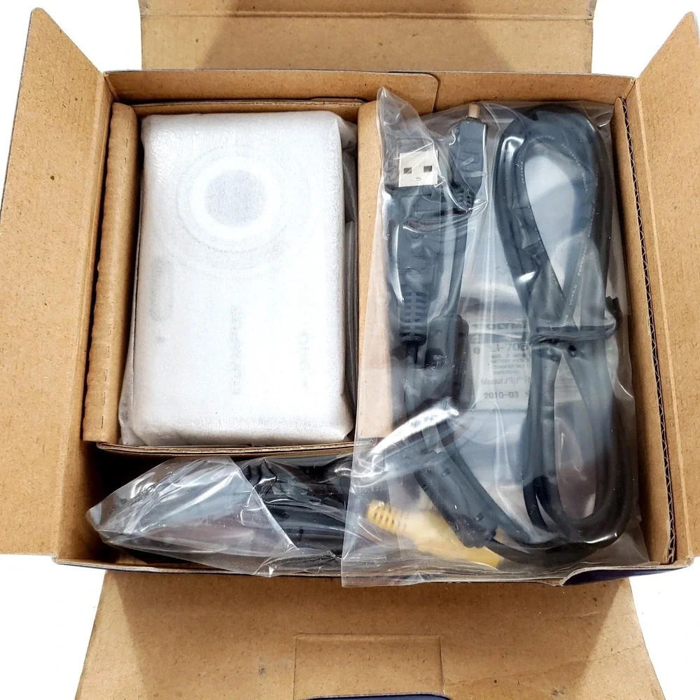 Olympus X-940 14.0MP Digital Camera Silver Brand New Open/Damaged Box