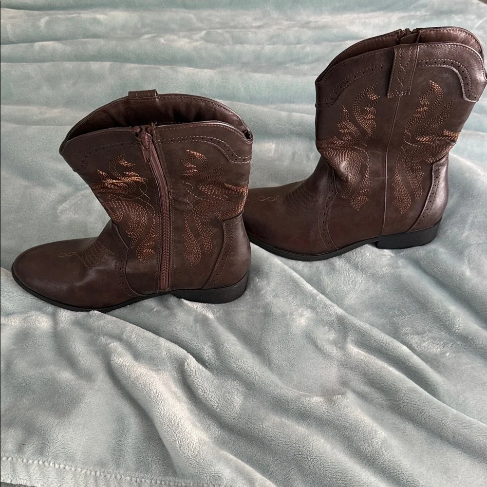 Dream Pairs stylish brown