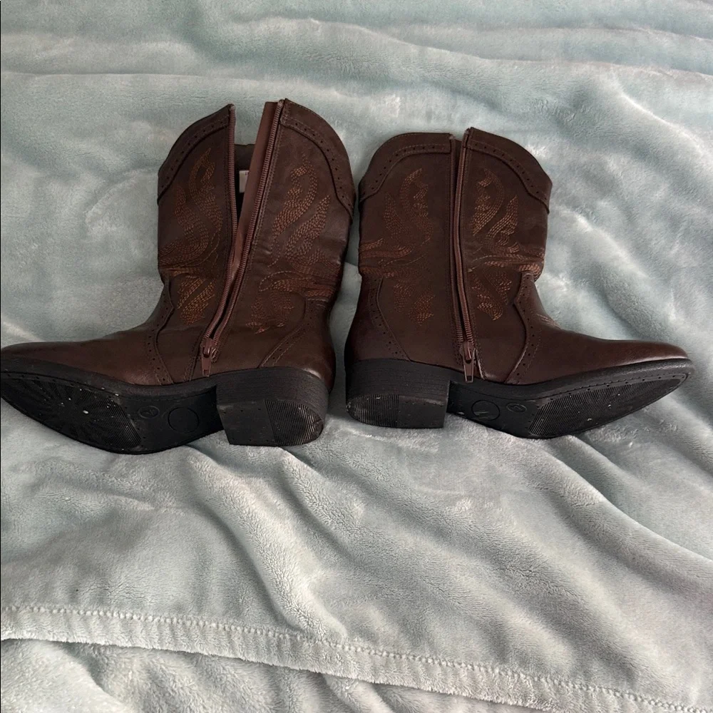 Dream Pairs stylish brown