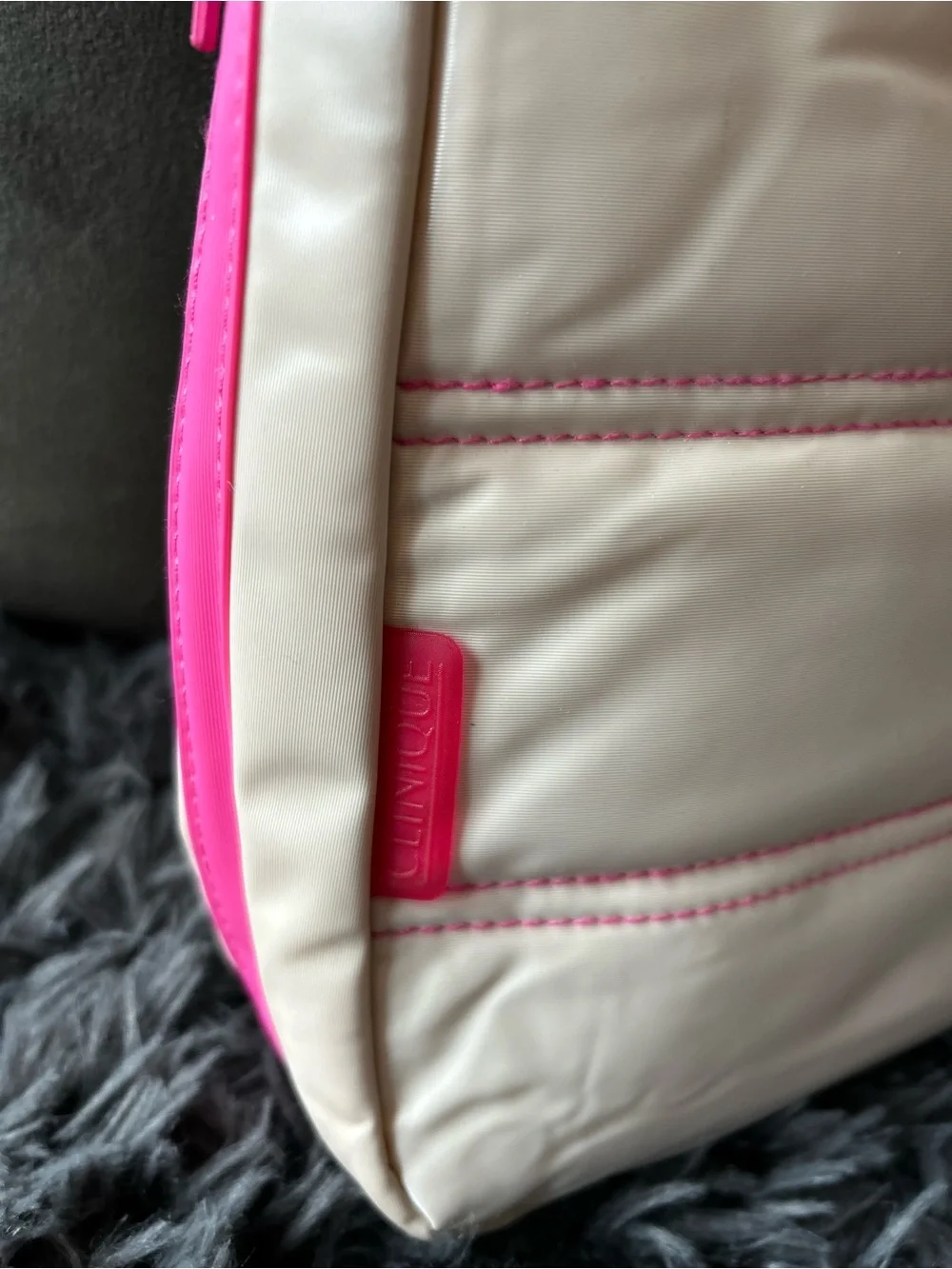 Clinique Quilted Puffer Makeup Travel Bag - Cream & Pink