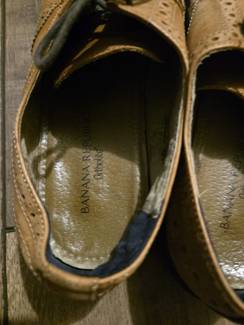 Banana Republic classic tan