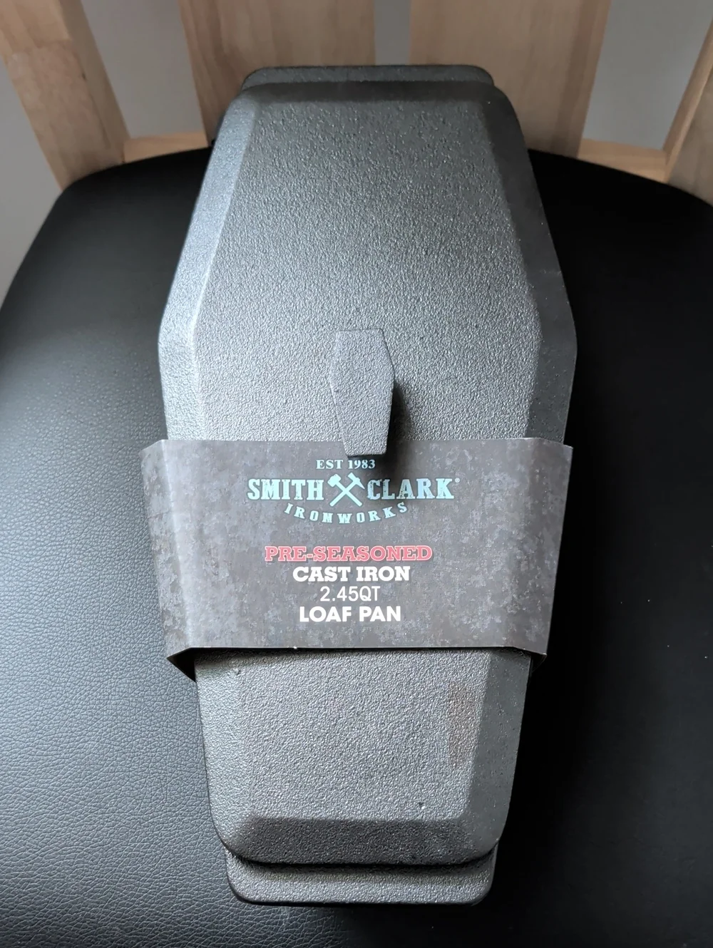 Smith & Clark Pre-Seasoned Cast Iron 2.45 Qt. Skeleton/Coffin Loaf Pan NWT