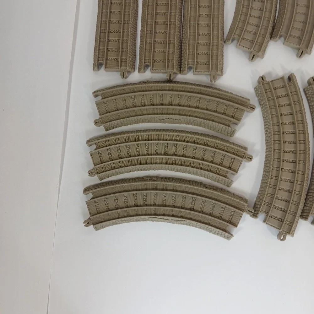 Thomas the Train & Friends TRACKMASTER Beige Track - 23 Pc. Lot  Gullane Curved
