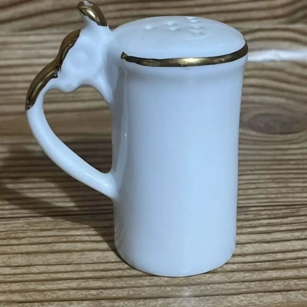 Vintage Mini Beer Stein Salt & Pepper Shakers Made In Germany Neuschwanstein‎