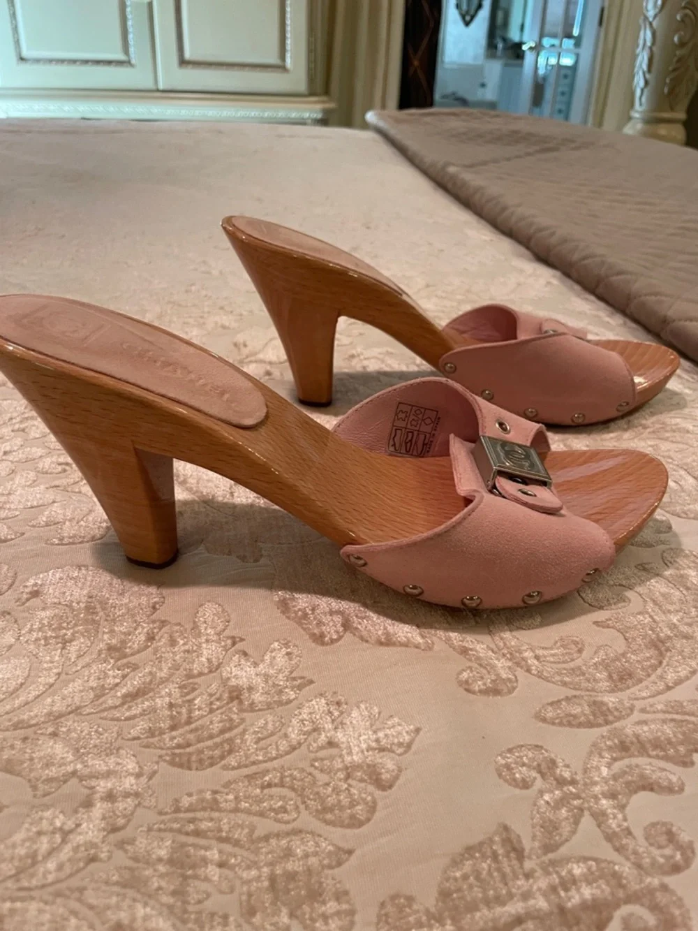 CHANEL elegant slide
