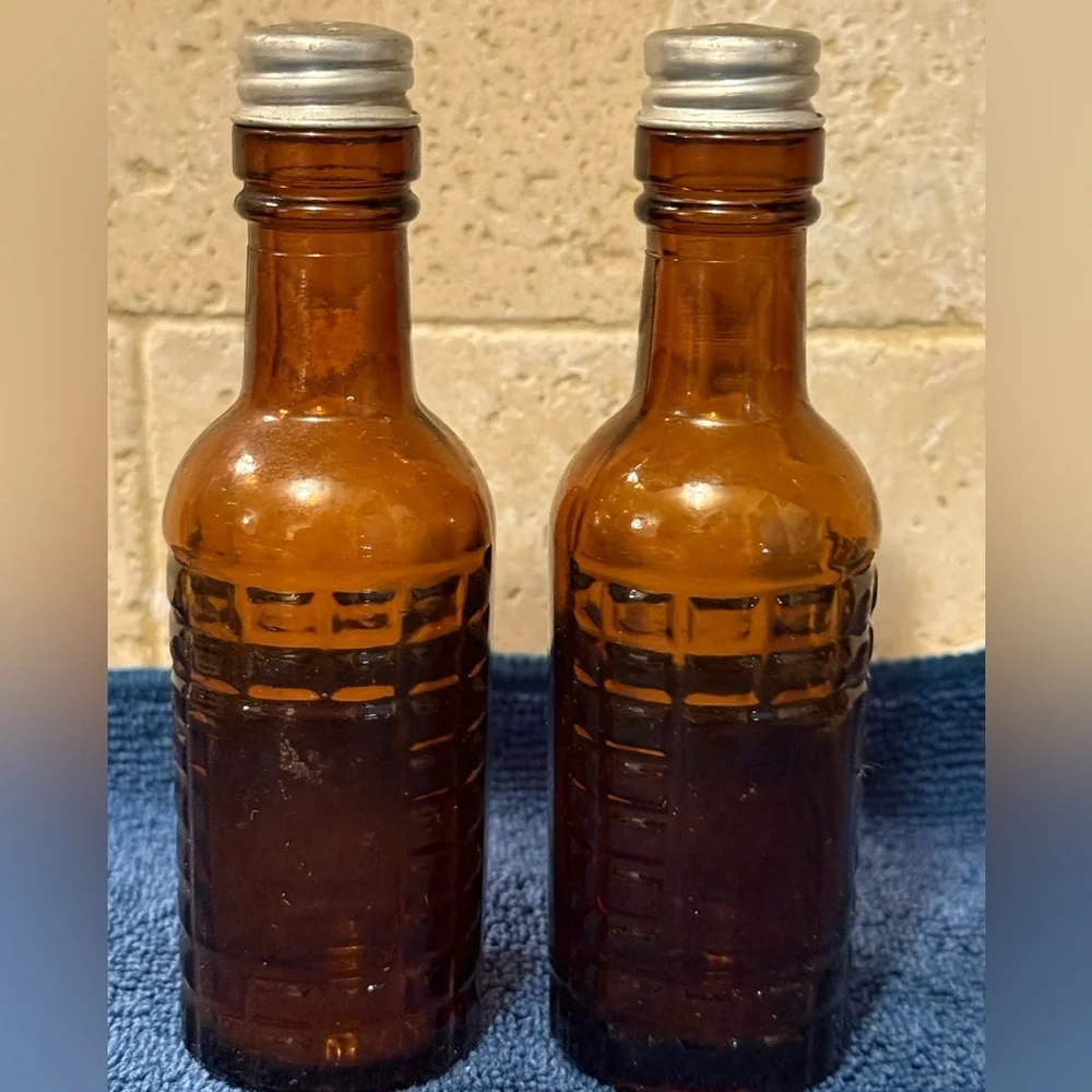 Vintage Salt and Pepper Shakers - Amber Glass, Waffle Finish