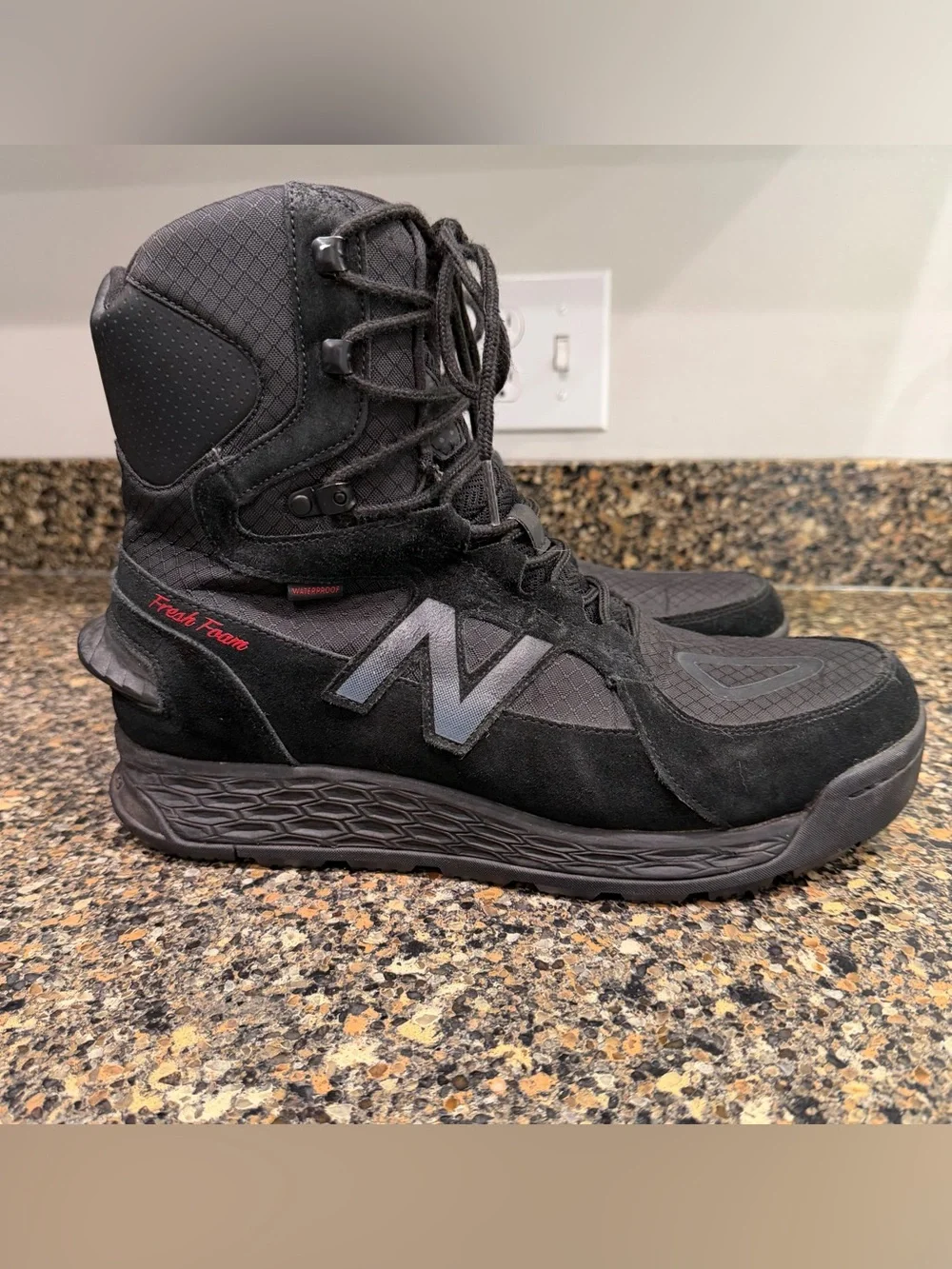 New Balance Men’s Black High-Top Athletic Boots fresh foam 1000 size 12