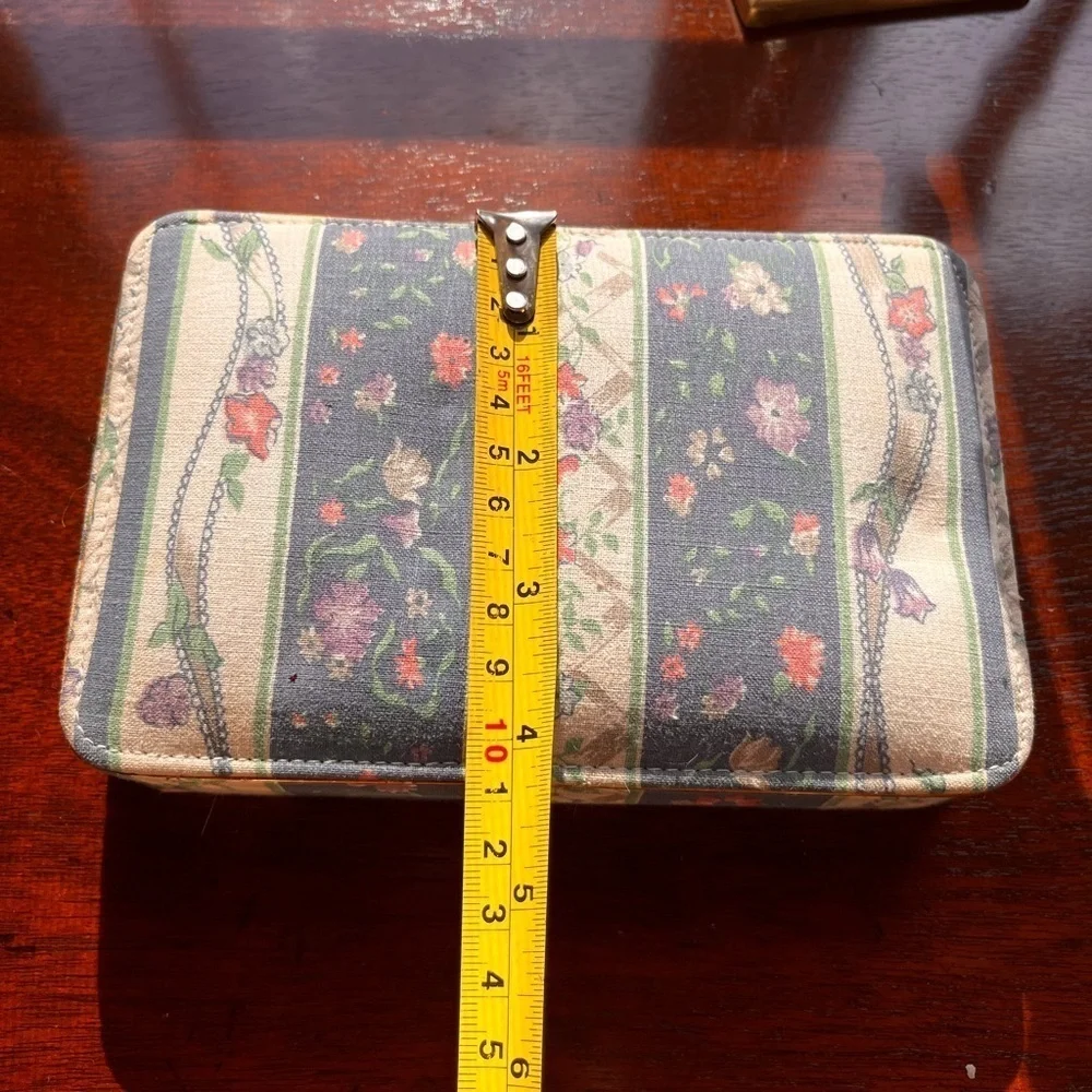 N/A vintage jewelry