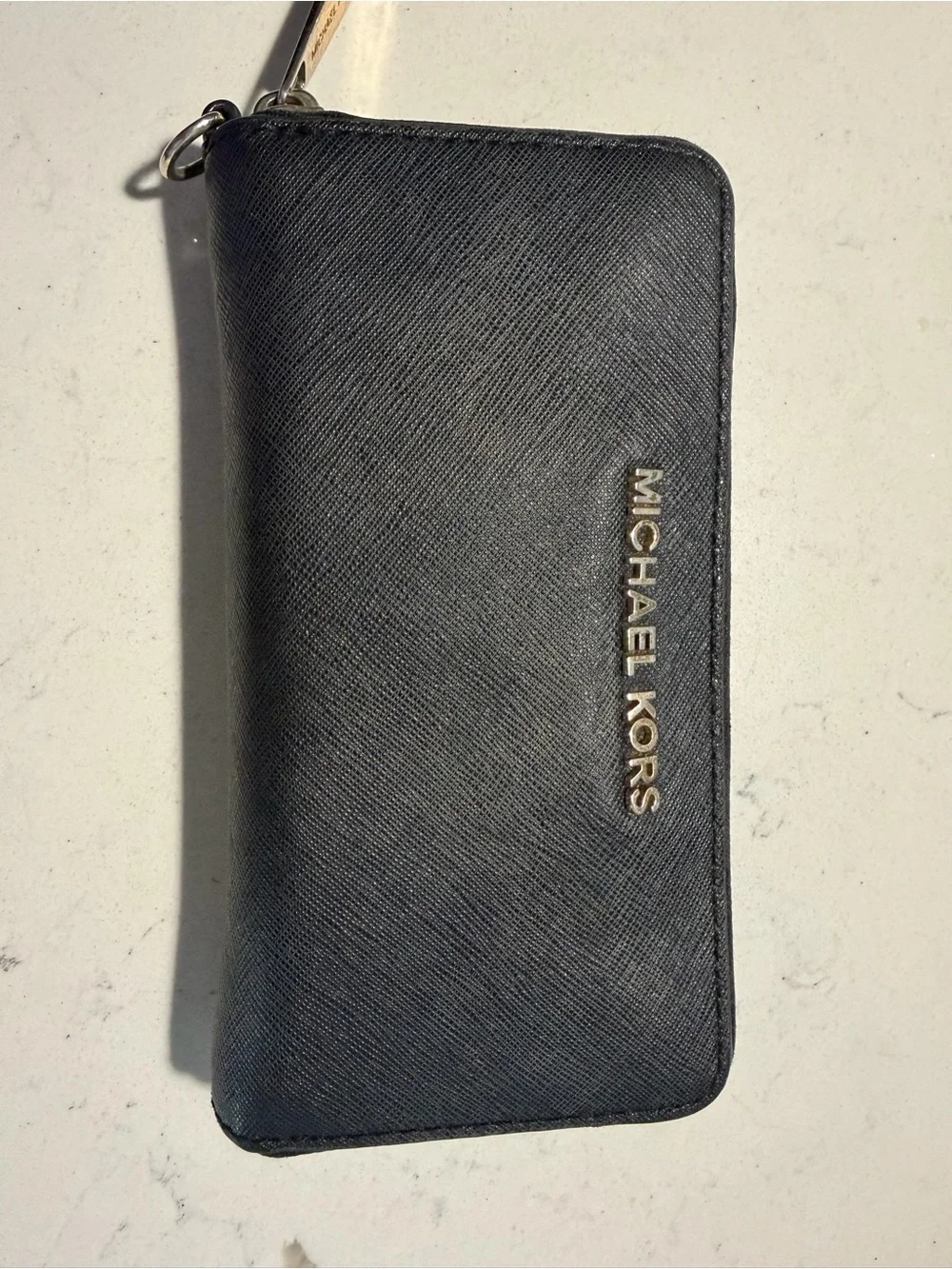 Michael Kors compact zip