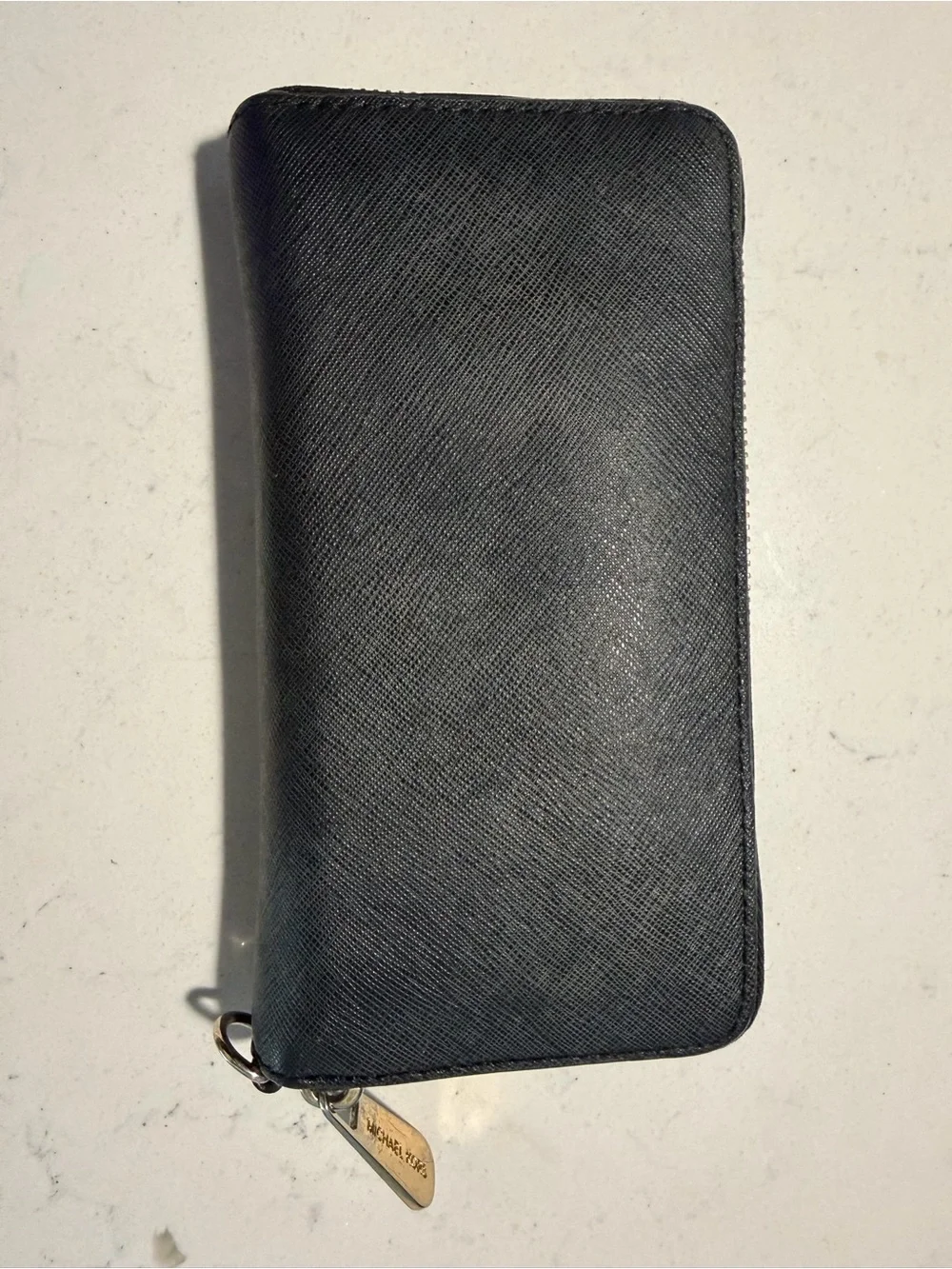 Michael Kors compact zip