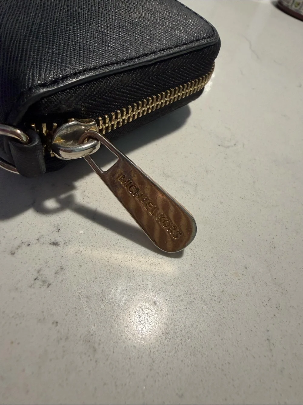 Michael Kors compact zip