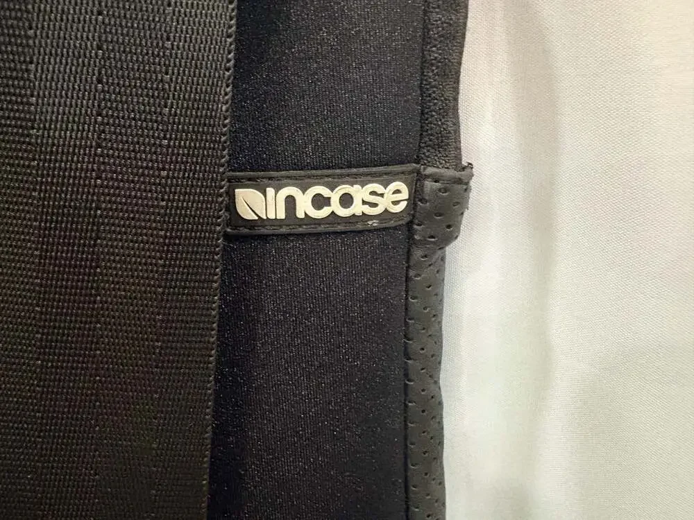 Incase neoprene slimcase