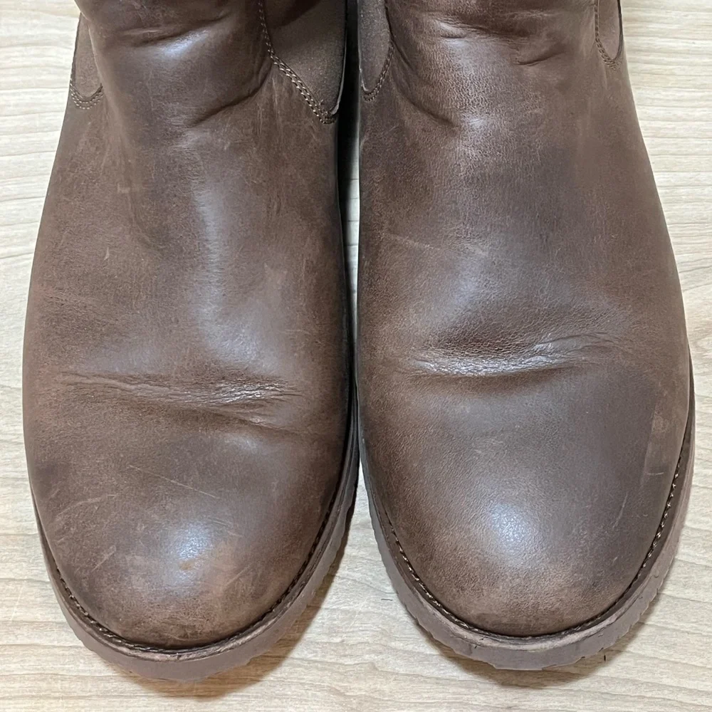 UGG classic ankle