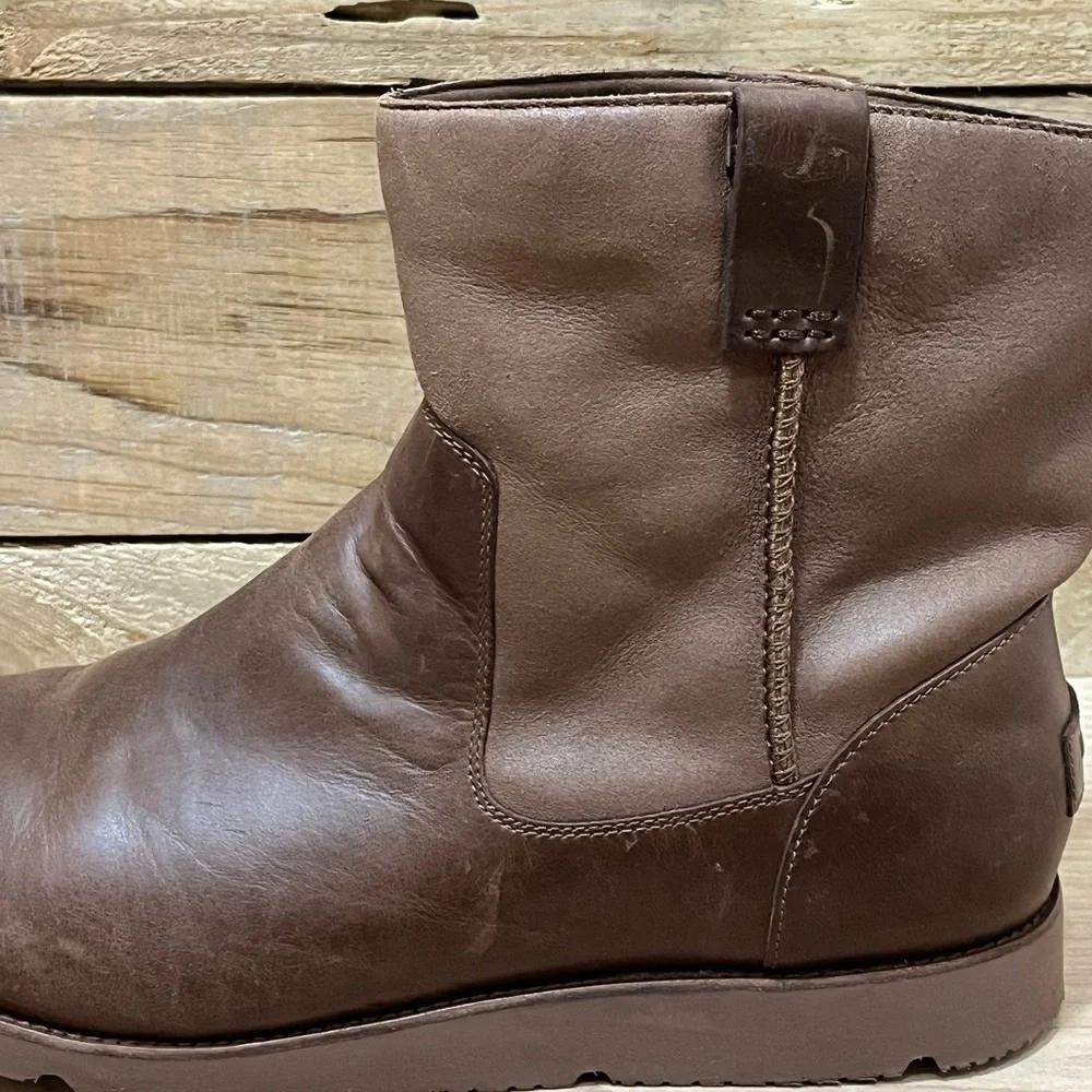 UGG classic ankle