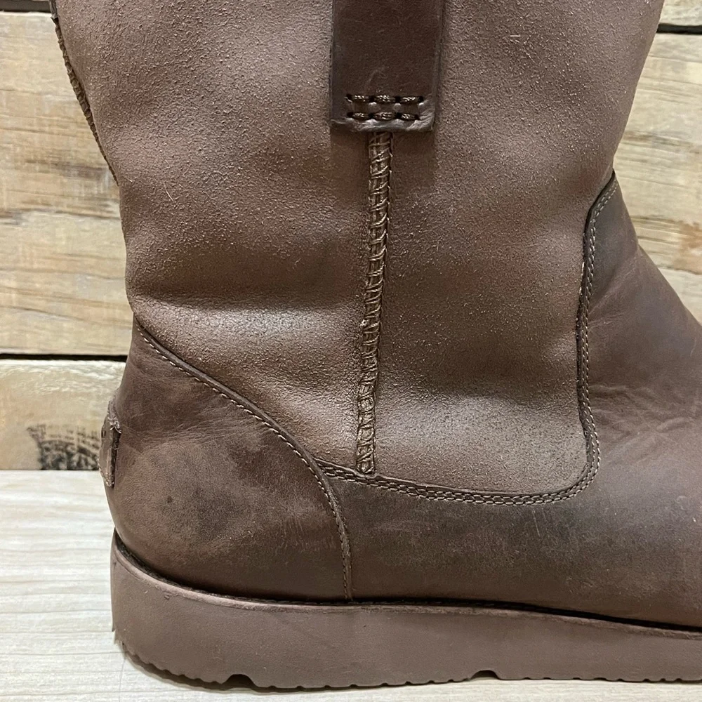 UGG classic ankle