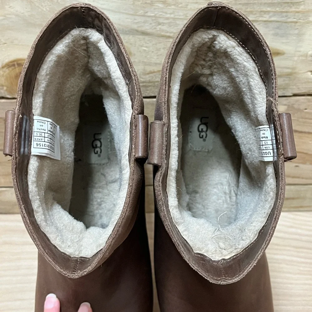 UGG classic ankle