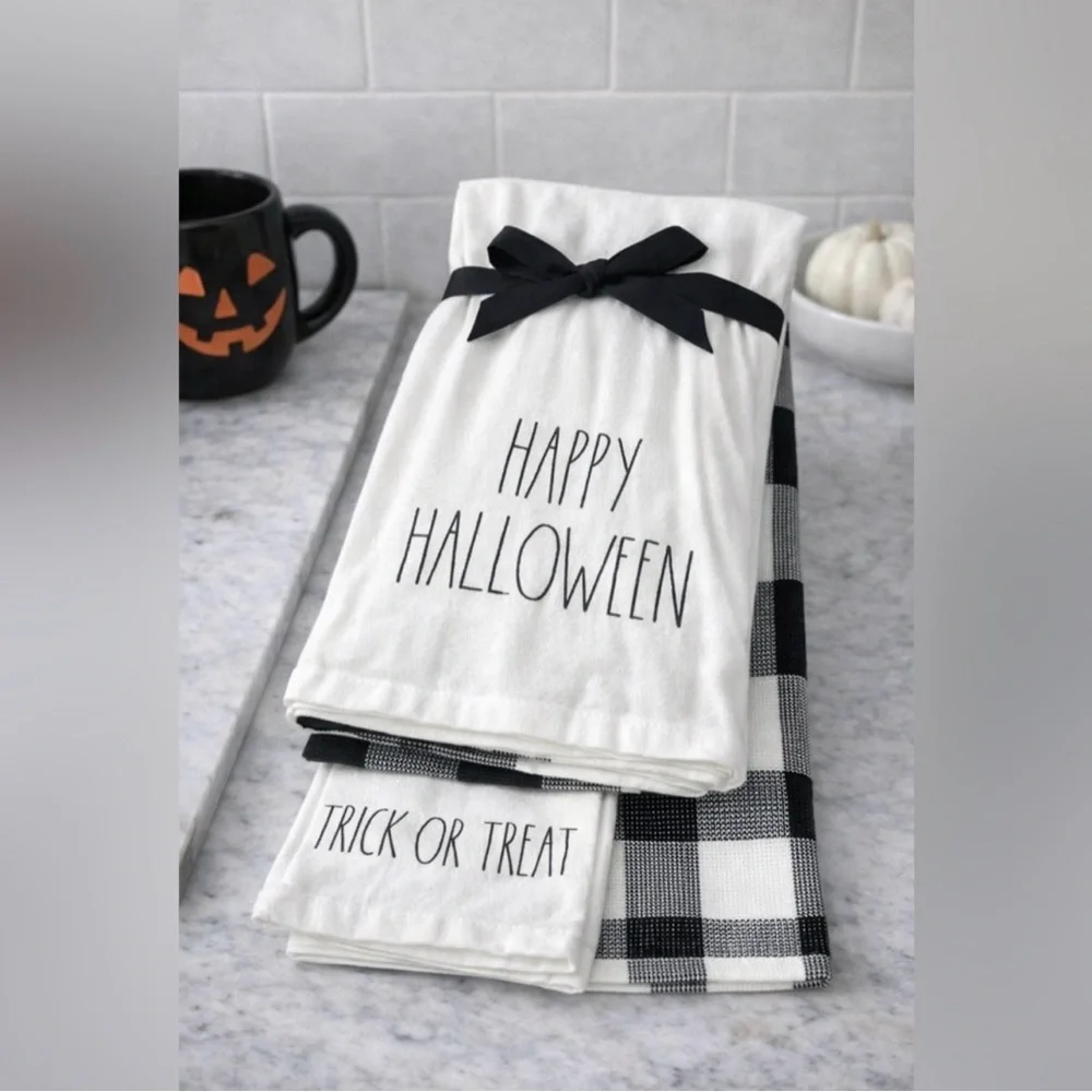 NWOT Rae Dunn Halloween towels set of 3