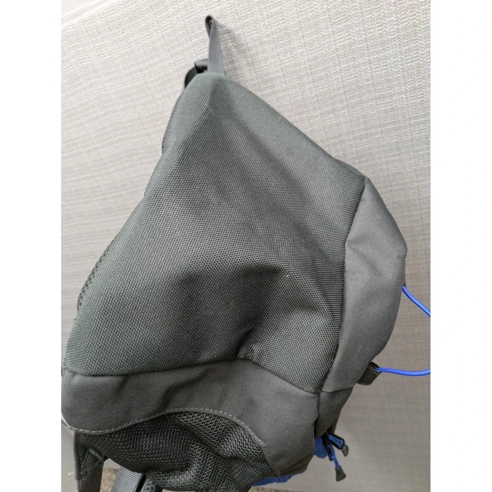 The North Face item grabbing
