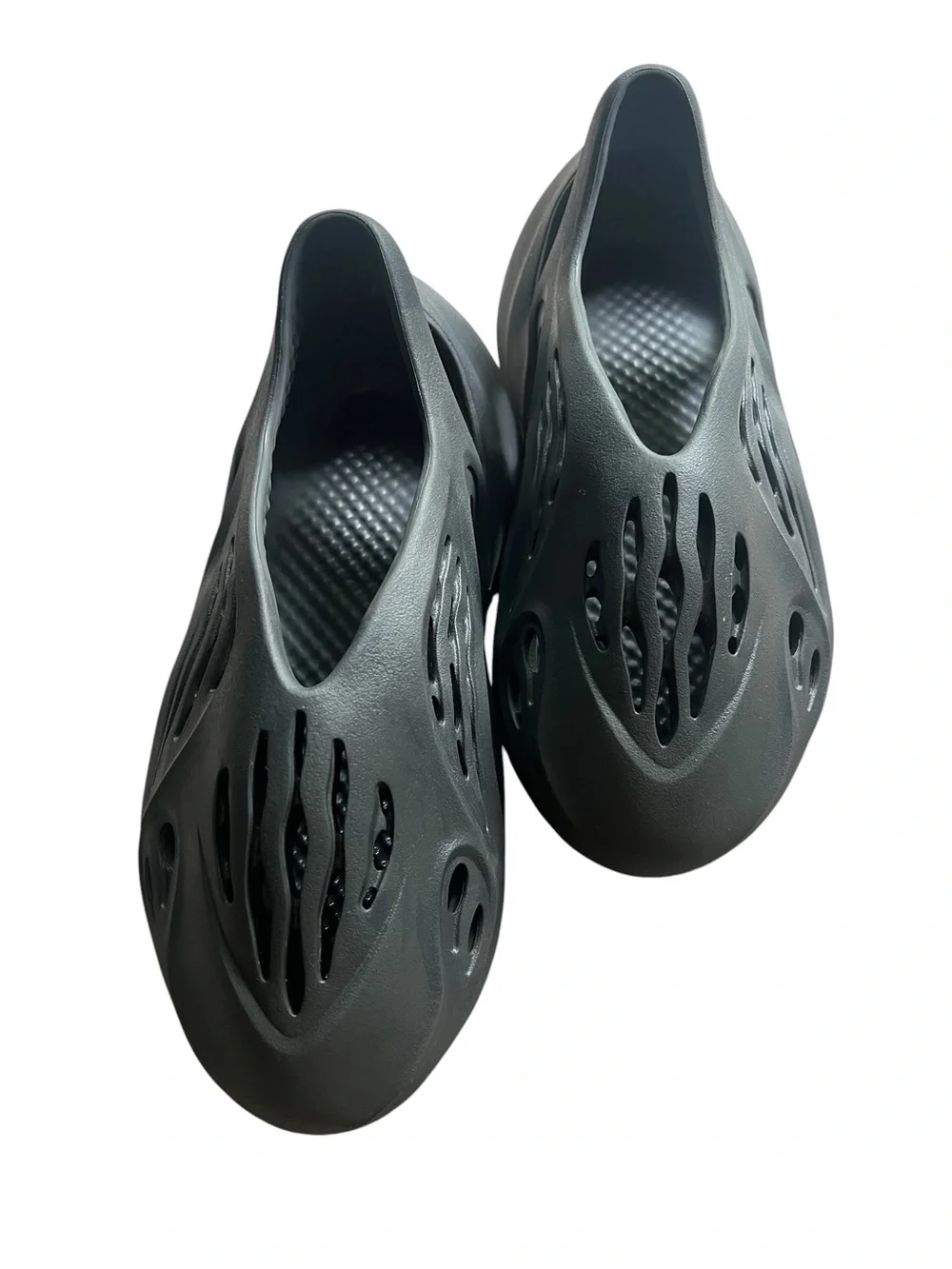 ADIDAS YEEZY Foam Runner Slip-On Shoes in Onyx / Charcoal Men’s 7
