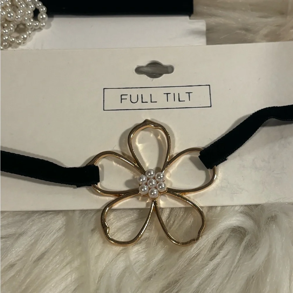 Full Tilt jewelry necklace