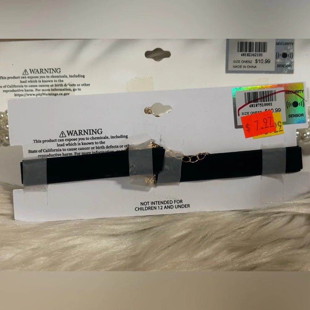 Full Tilt jewelry necklace