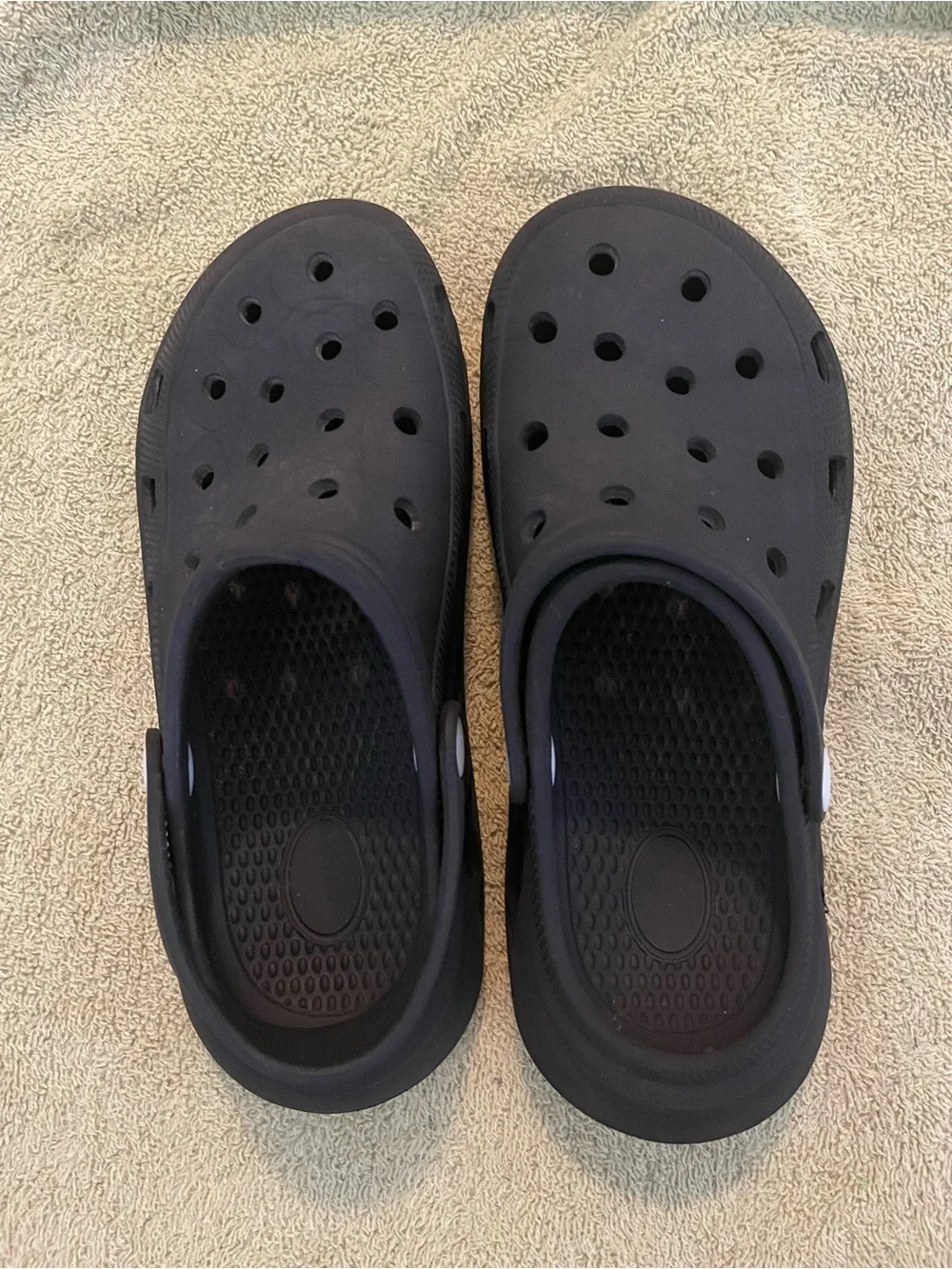 Youth Black Slip On Water and easy everyday shoes for kids. 2.5 youth size